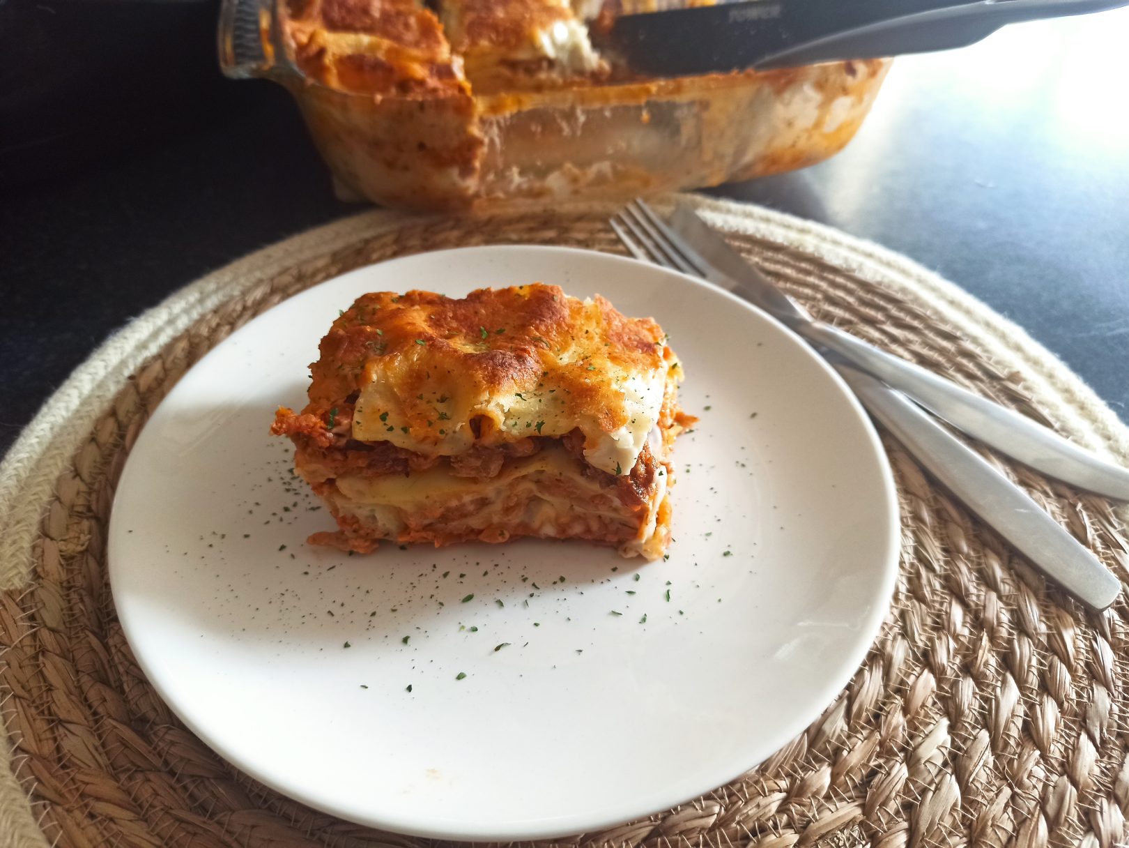 Lasagna cu carne tocata de porc și sos bechamel Lasagna cu carne tocata de porc și sos bechamel