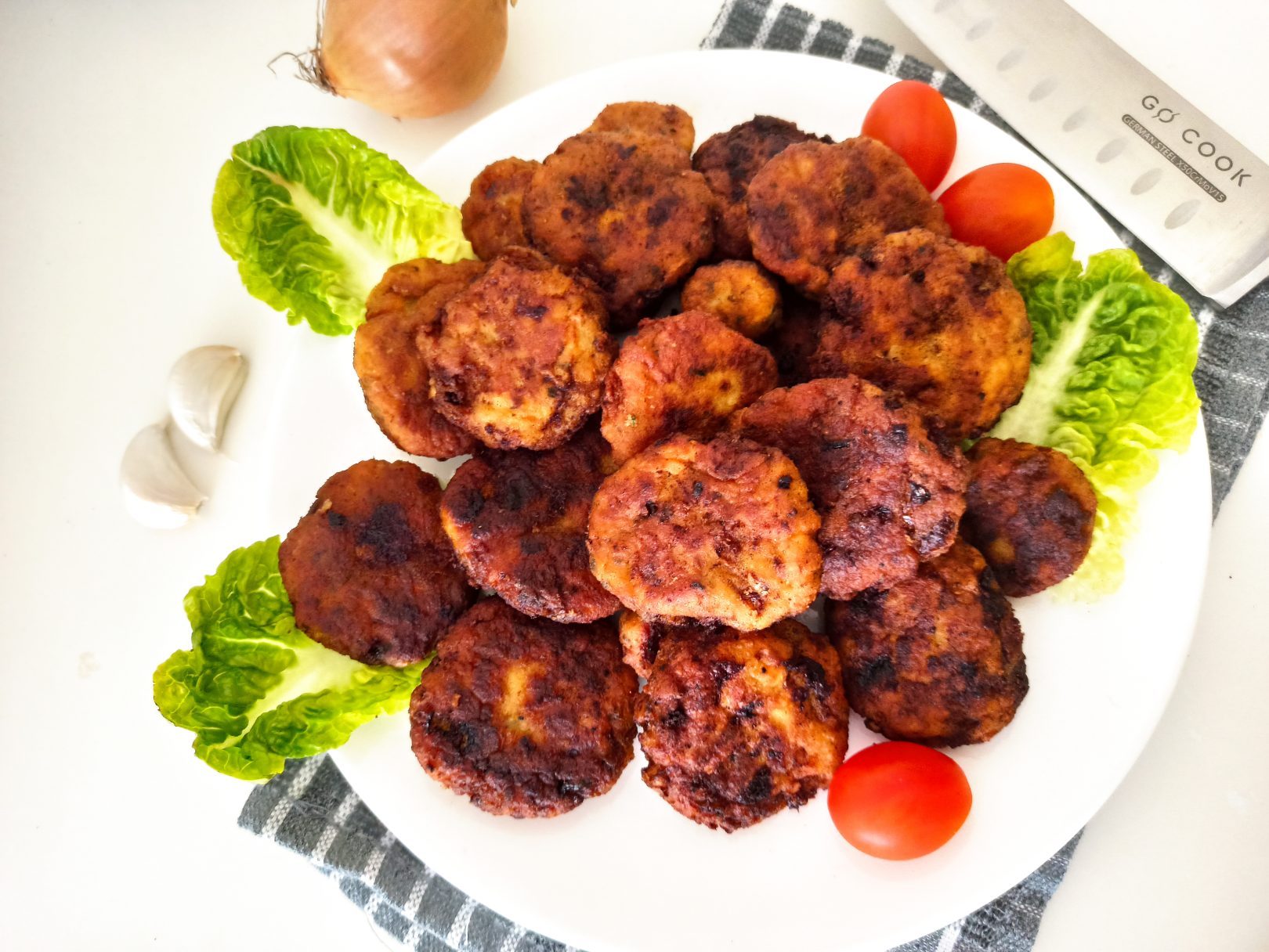 Chiftele suculente din carne de porc