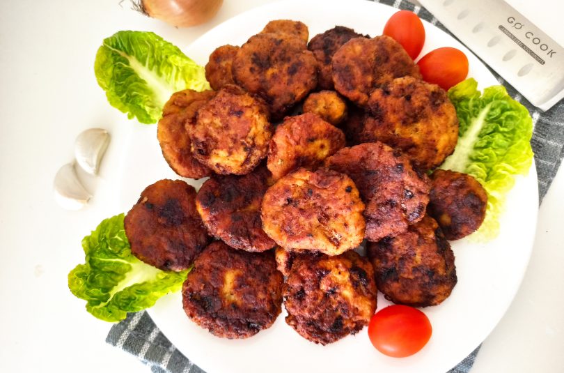 Chiftele suculente din carne de porc Chiftele suculente din carne de porc