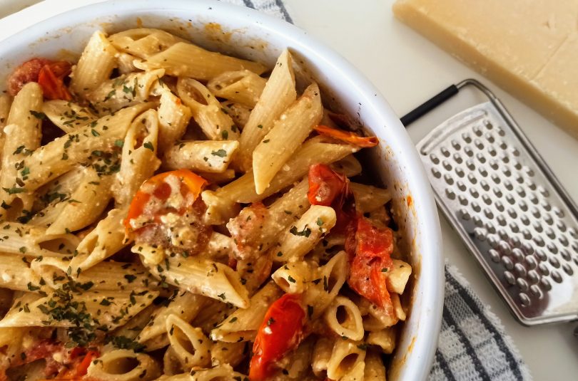 Paste cu feta la cuptor Paste cu feta la cuptor